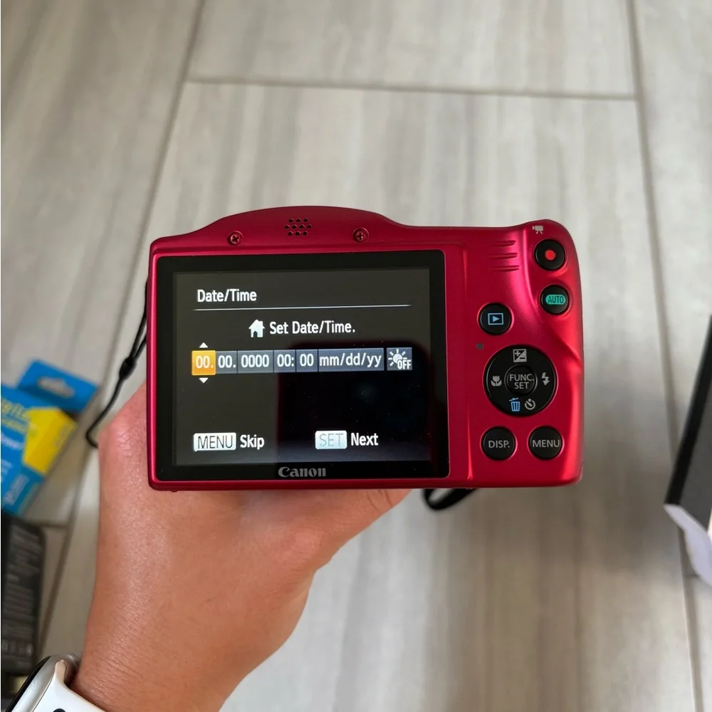 Canon PowerShot Sx400IS in red